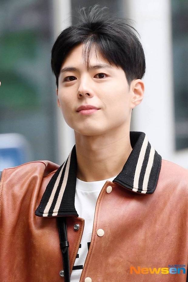 เมื่อตัวท็อปเดินทาง!! ‘ลิซ่า - วี BTS’ เผยภาพในเจ็ทส่วนตัวพาลัดฟ้าสู่ปารีส เมื่อตัวท็อปเดินทาง!! ‘ลิซ่า - วี BTS’ เผยภาพในเจ็ทส่วนตัวพาลัดฟ้าสู่ปารีส