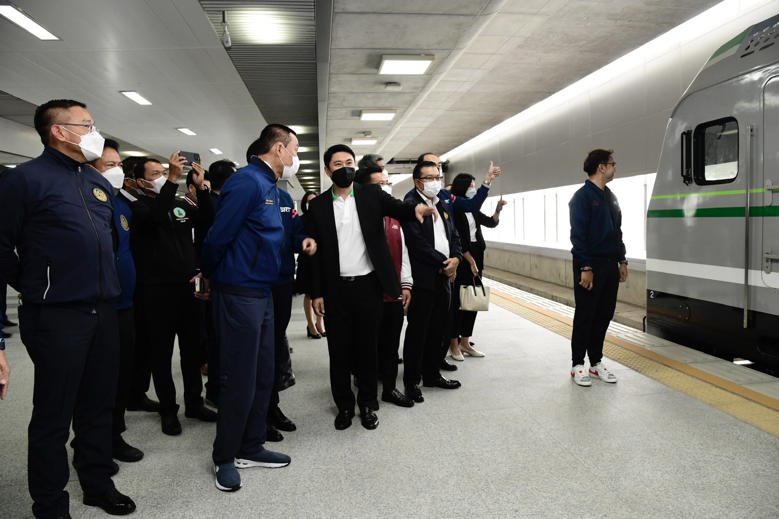 การรถไฟแห่งประเทศไทยทดสอบต้นแบบรถจักรพลังงานไฟฟ้าจากแบตเตอรี่คันแรก 