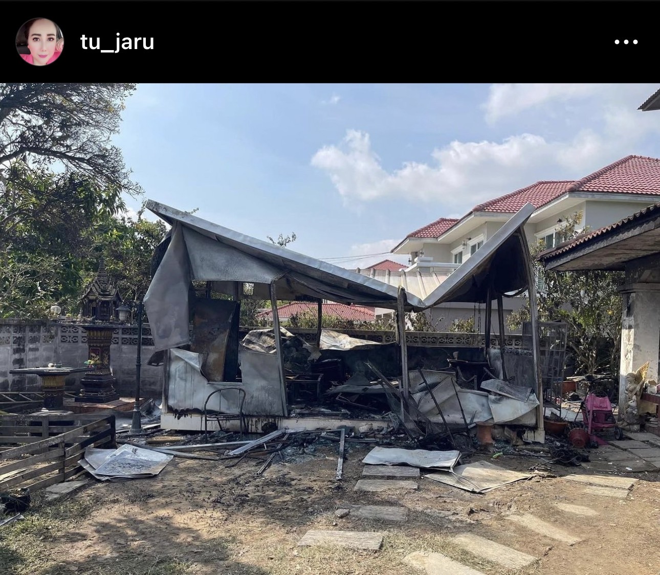 ตู่ จารุศิริ ช็อกบ้านไฟไหม้ ซึ้งใจขอบคุณทุกคนที่ช่วยเหลือ