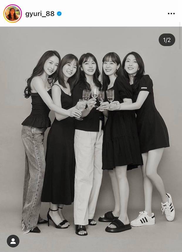 15 ปีวง KARA!! สมาชิกรวมตัวพร้อมหน้า เซอร์ไพรส์เหล่าแฟนคลับ (มีคลิป) 15 ปีวง KARA!! สมาชิกรวมตัวพร้อมหน้า เซอร์ไพรส์เหล่าแฟนคลับ (มีคลิป)
