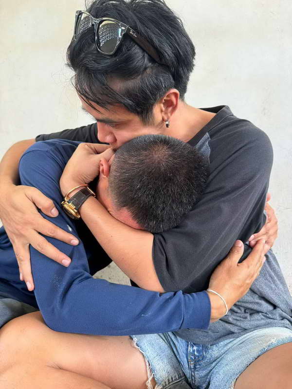 ก้อง ห้วยไร่ สุดอาลัย! น้องชายคนเล็กออกเดินทางไกล ทิ้งไว้แต่ความทรงจำ ก้อง ห้วยไร่ สุดอาลัย! น้องชายคนเล็กออกเดินทางไกล ทิ้งไว้แต่ความทรงจำ