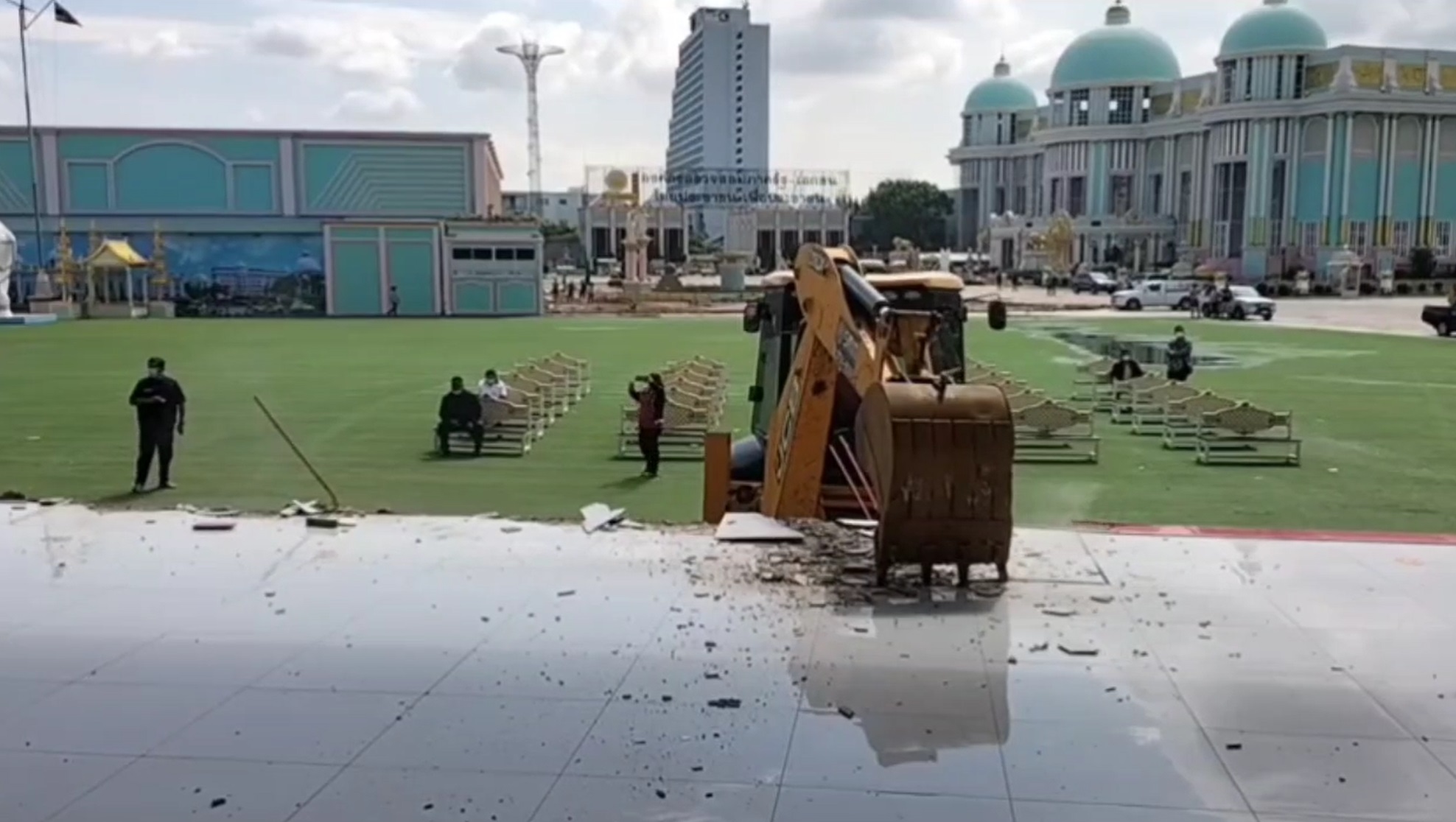รื้อ บ้านสุขาวดี หลังศาลปกครองสูงสุดออกคำสั่งยกเลิกการคุ้มครอง