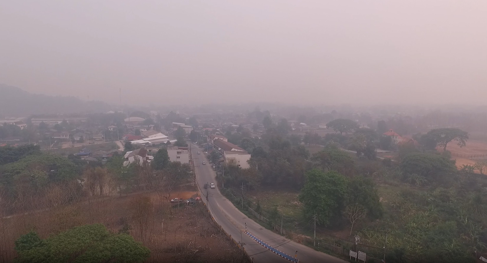 เปิดภาพล่าสุด! แม่สาย-เชียงราย สถานการณ์วิกฤตฝุ่น PM 2.5 พุ่งสูงเกินค่ามาตรฐาน เปิดภาพล่าสุด! แม่สาย-เชียงราย สถานการณ์วิกฤตฝุ่น PM 2.5 พุ่งสูงเกินค่ามาตรฐาน