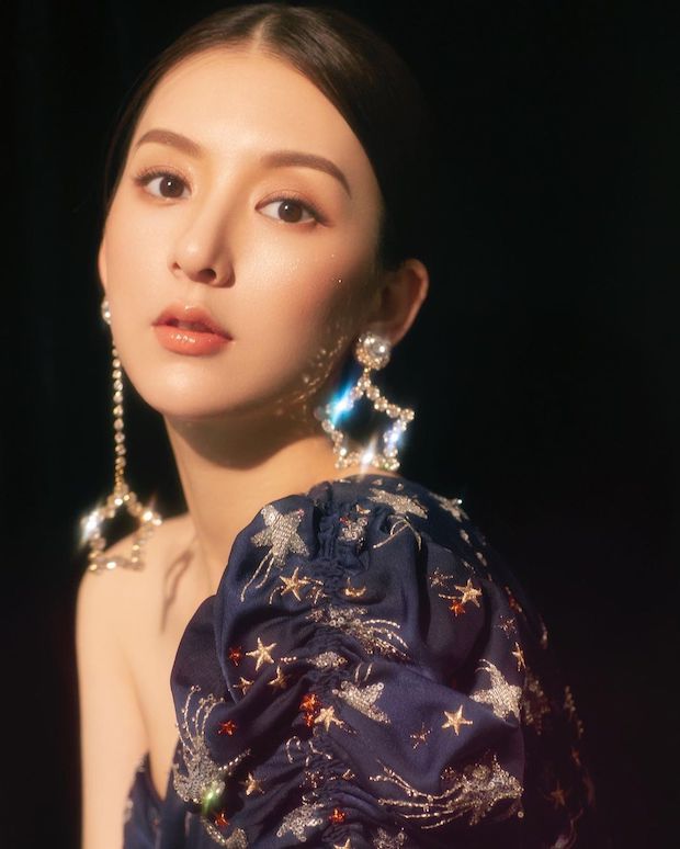 โป๊เกินงาม?!! ภรรยา ‘กัวฟู่เฉิง’ ถูกชาวเน็ตแซะและวิจารณ์ไม่หยุด โป๊เกินงาม?!! ภรรยา ‘กัวฟู่เฉิง’ ถูกชาวเน็ตแซะและวิจารณ์ไม่หยุด