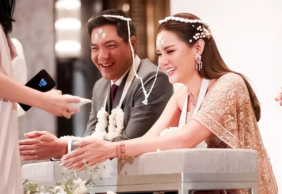 เข้าพิธีแต่งงานแล้ว หญิง รฐา-ตุลย์ บรรยากาศอบอุ่น เจ้าสาวซึ้งจนกลั้นน้ำตาไม่อยู่ 