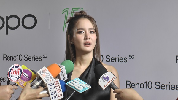 “โบว์” เผย “อาเล็ก” ปรึกษาเรื่องบวช ส่วนเรื่องโชว์ความแซ่บนั้นไฟเขียว    (มีคลิป)