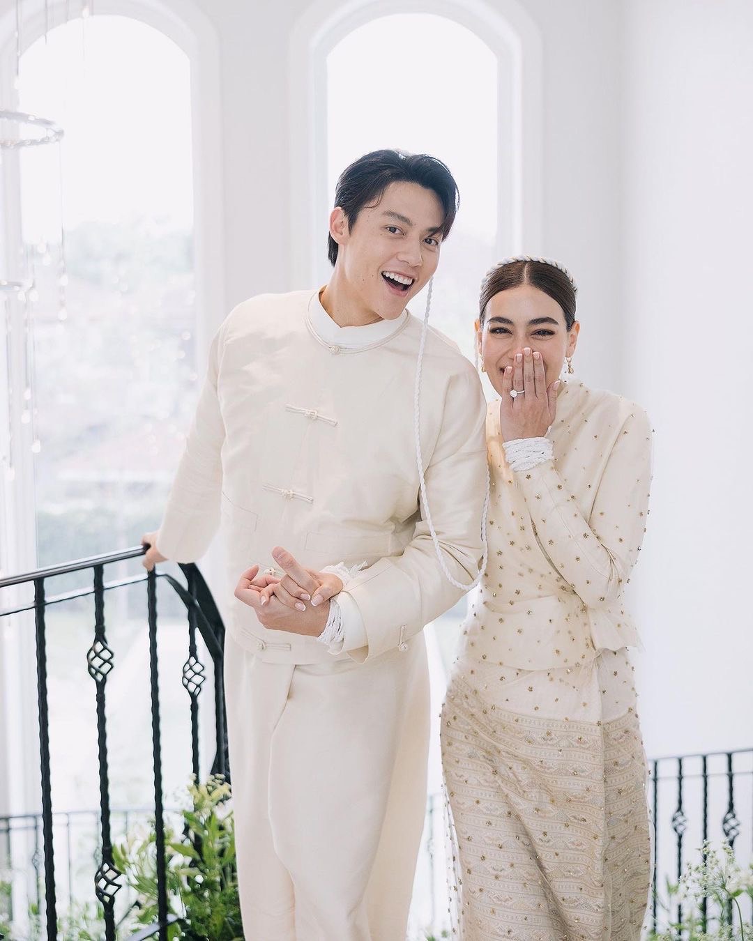 เปิดโมเมนต์พิธีหมั้นสุดอบอุ่น ว่าที่บ่าวสาว หมาก-คิม เปิดโมเมนต์พิธีหมั้นสุดอบอุ่น ว่าที่บ่าวสาว หมาก-คิม