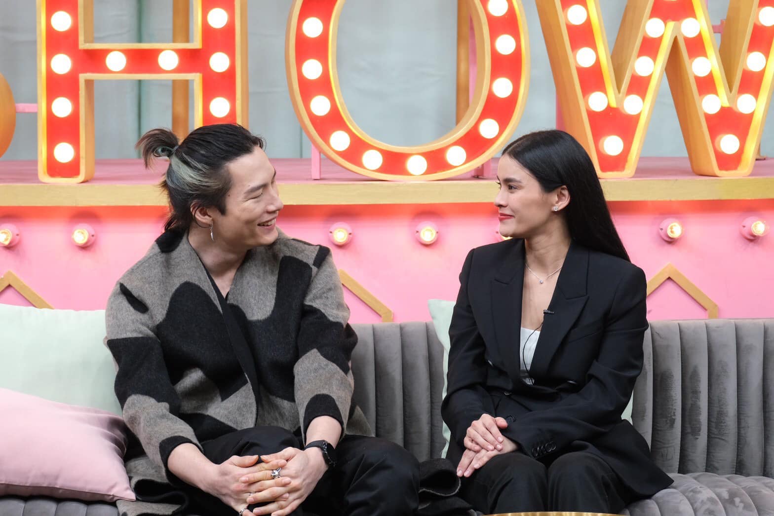 มัดหมี่-วิน เปิดมุมมองปรับตัวชีวิตคู่ในวัยที่ห่างถึง 4 ปี! มัดหมี่-วิน เปิดมุมมองปรับตัวชีวิตคู่ในวัยที่ห่างถึง 4 ปี!