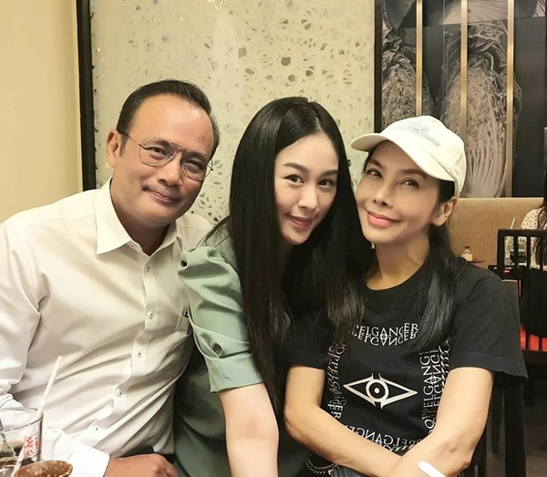 น้ำตาล เปิดใจสาเหตุเลิกสามี หลังใช้ชีวิตคู่มานานกว่า 3 ปี น้ำตาล เปิดใจสาเหตุเลิกสามี หลังใช้ชีวิตคู่มานานกว่า 3 ปี