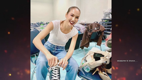 “ธัญญ่า-เป๊ก” เคลียร์หลัง “เข็ม” โพสต์สาวใหญ่ตามหาสามี (มีคลิป) “ธัญญ่า-เป๊ก” เคลียร์หลัง “เข็ม” โพสต์สาวใหญ่ตามหาสามี (มีคลิป)
