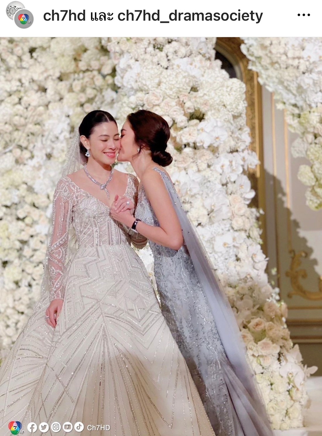 แคท ซอนญ่า ควงแฟนหนุ่มนักธุรกิจ เข้าพิธีวิวาห์สุดอลังการ แคท ซอนญ่า ควงแฟนหนุ่มนักธุรกิจ เข้าพิธีวิวาห์สุดอลังการ