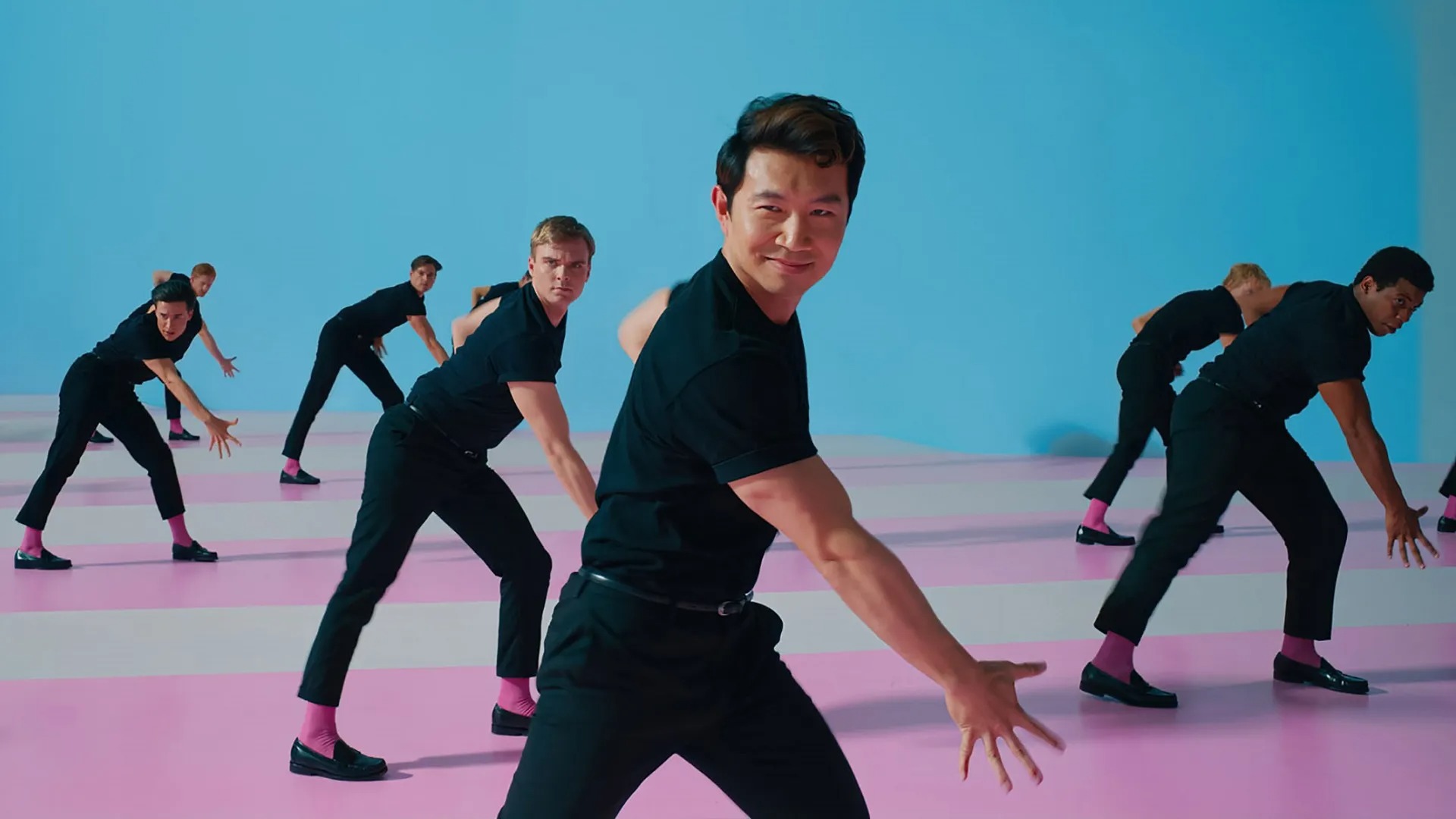 “Simu Liu” เผยความเจ็บปวดในการทุ่มเทเพื่อแสดงหนัง 'Barbie' “Simu Liu” เผยความเจ็บปวดในการทุ่มเทเพื่อแสดงหนัง 'Barbie'