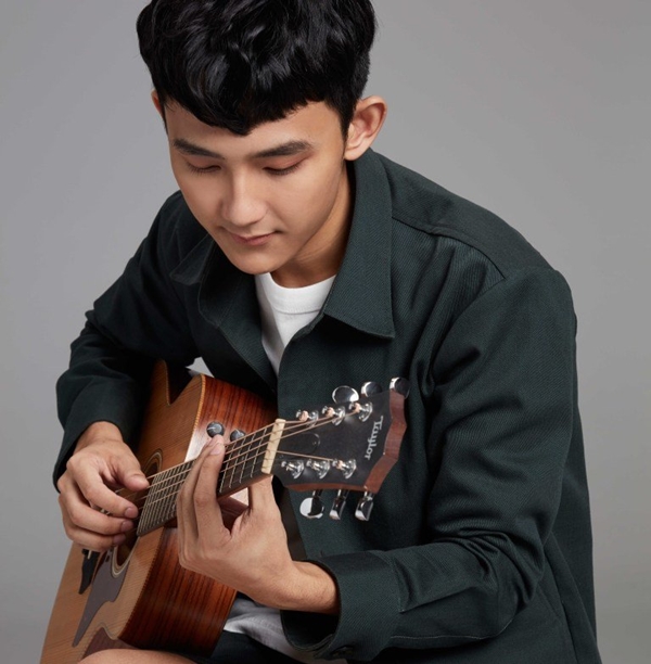 เฟิร์ส อนุวัฒน์ คัมแบ็ค หลังหายไป 2 เดือนถูกพักงานปมคลิปฉาว เฟิร์ส อนุวัฒน์ คัมแบ็ค หลังหายไป 2 เดือนถูกพักงานปมคลิปฉาว