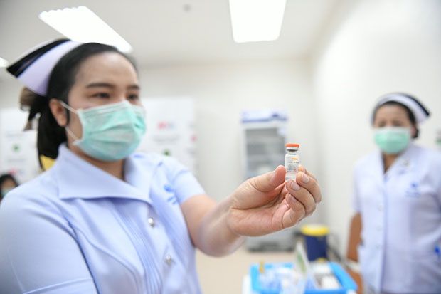 กทม.ลุยฉีดวัคซีนโควิดเข็มแรกให้บุคลากรทางการแพทย์