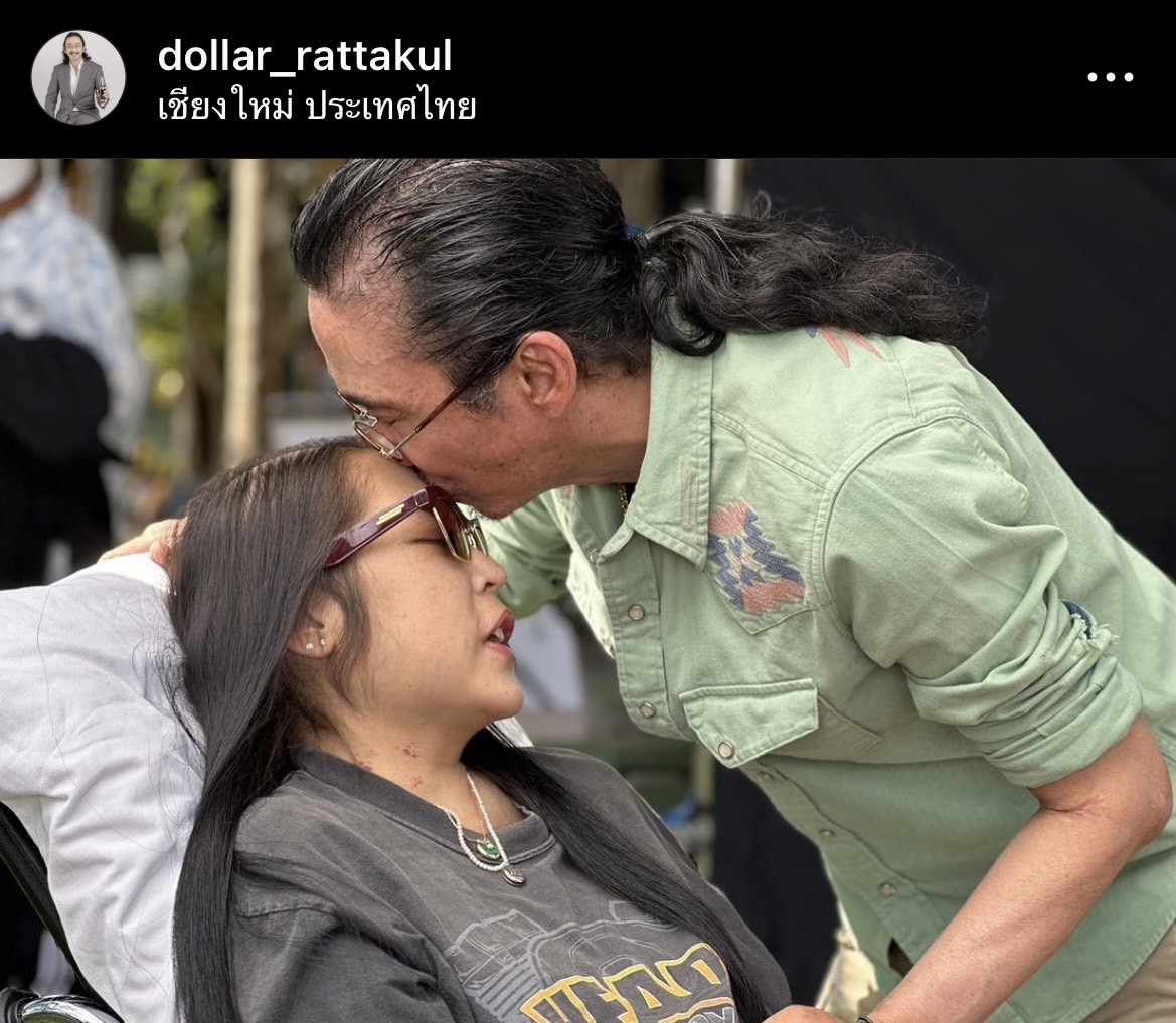 รักแท้ คุณหญิงแมงมุม-เสธ.ดอลลาร์ ที่ความเจ็บป่วยไม่เคยพลาดความสุขของทั้งคู่ไป! รักแท้ คุณหญิงแมงมุม-เสธ.ดอลลาร์ ที่ความเจ็บป่วยไม่เคยพลาดความสุขของทั้งคู่ไป!