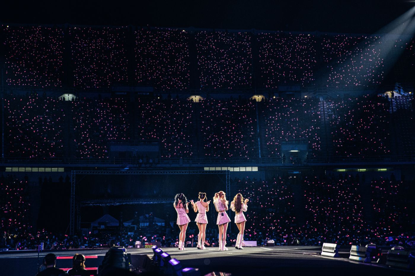 เรียกร้องให้ขอโทษ!! แฟนๆ BLACKPINK จี้สื่อดังฝรั่งเศส แจงพาดหัวข่าววิจารณ์แรง