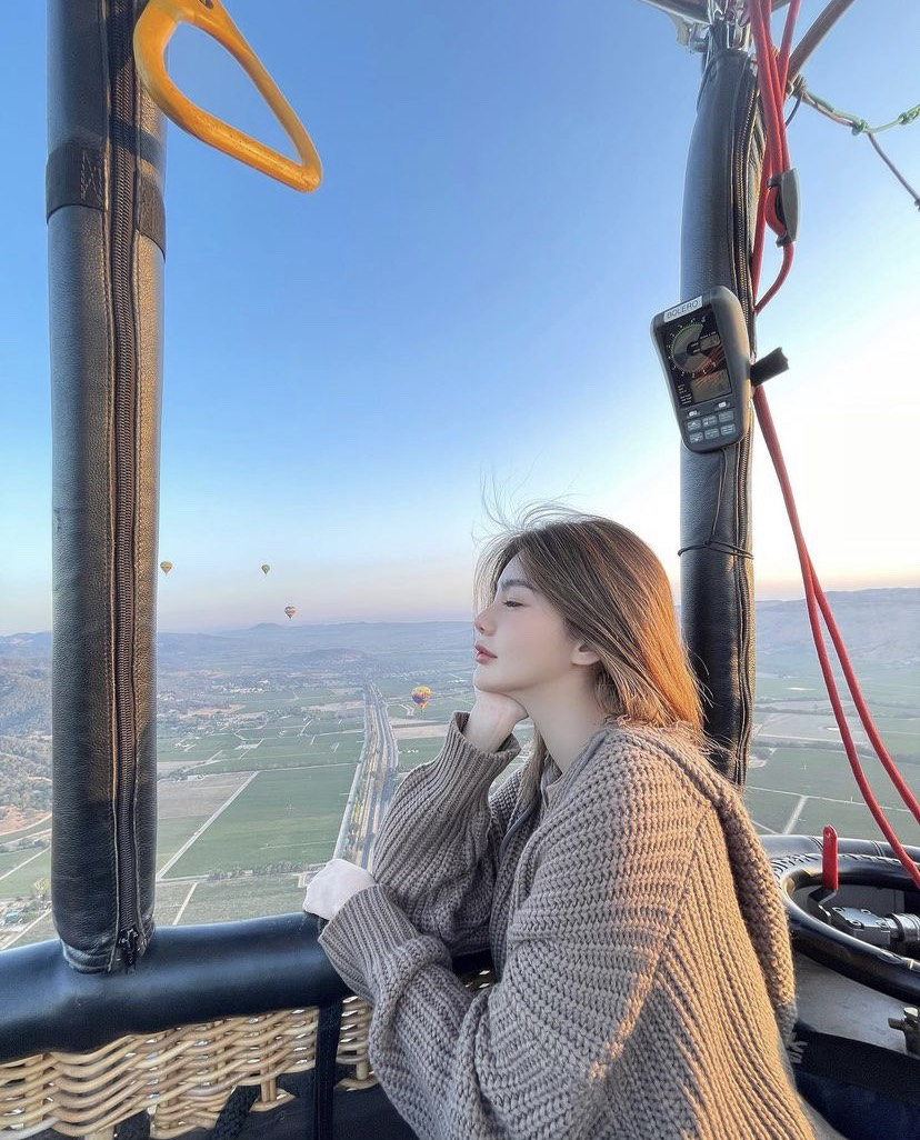 ขึ้นบอลลูนลอยฟ้า ดิว อริสรา โชว์หน้าสด แฟนๆ แห่ชมสวยมาก ขึ้นบอลลูนลอยฟ้า ดิว อริสรา โชว์หน้าสด แฟนๆ แห่ชมสวยมาก