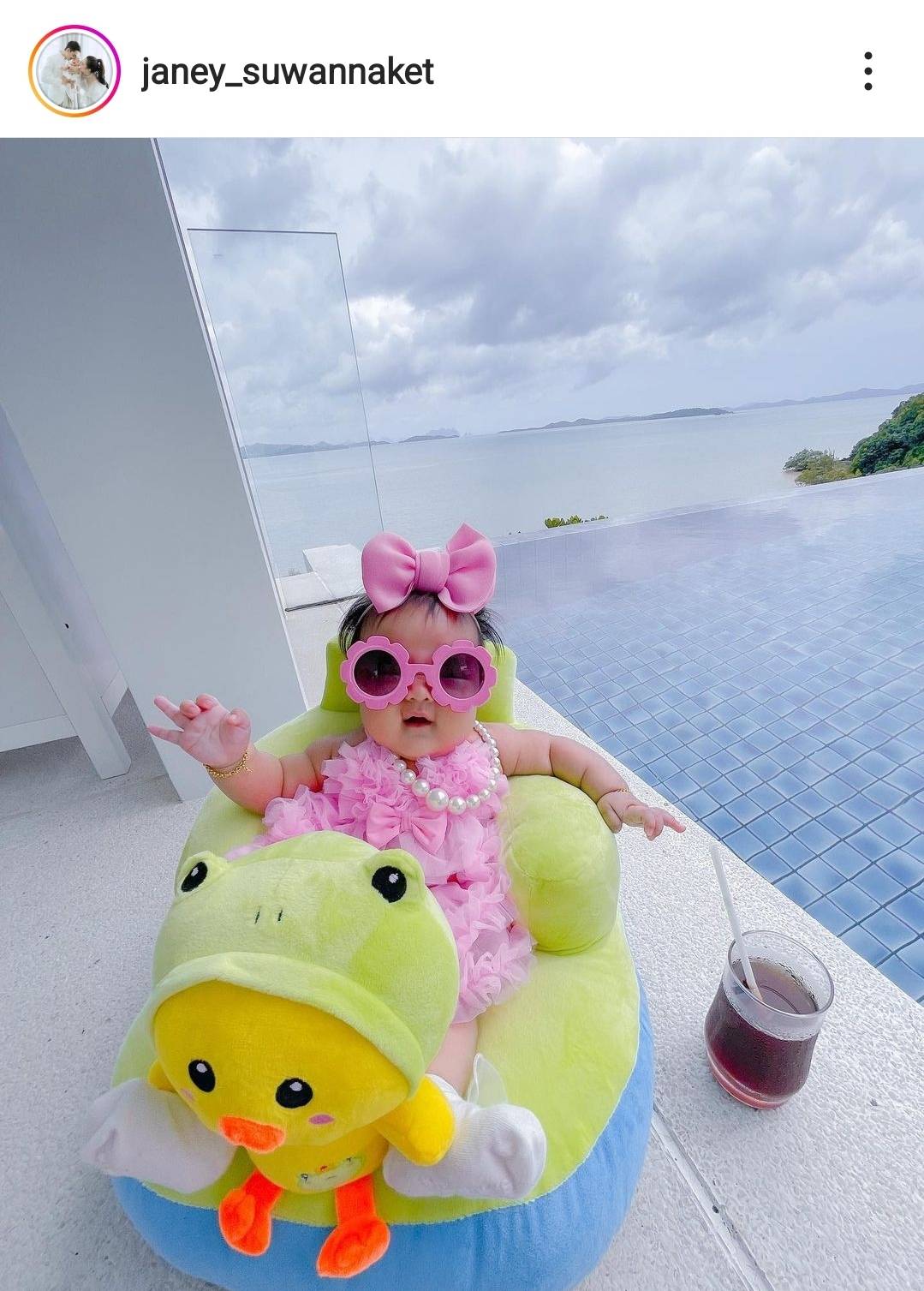 เปิดภาพน้อง ยูจิน ลูกสาวคนสวยของแม่ เจนนี่ รัชนก เที่ยวทะเลสุดสดใส