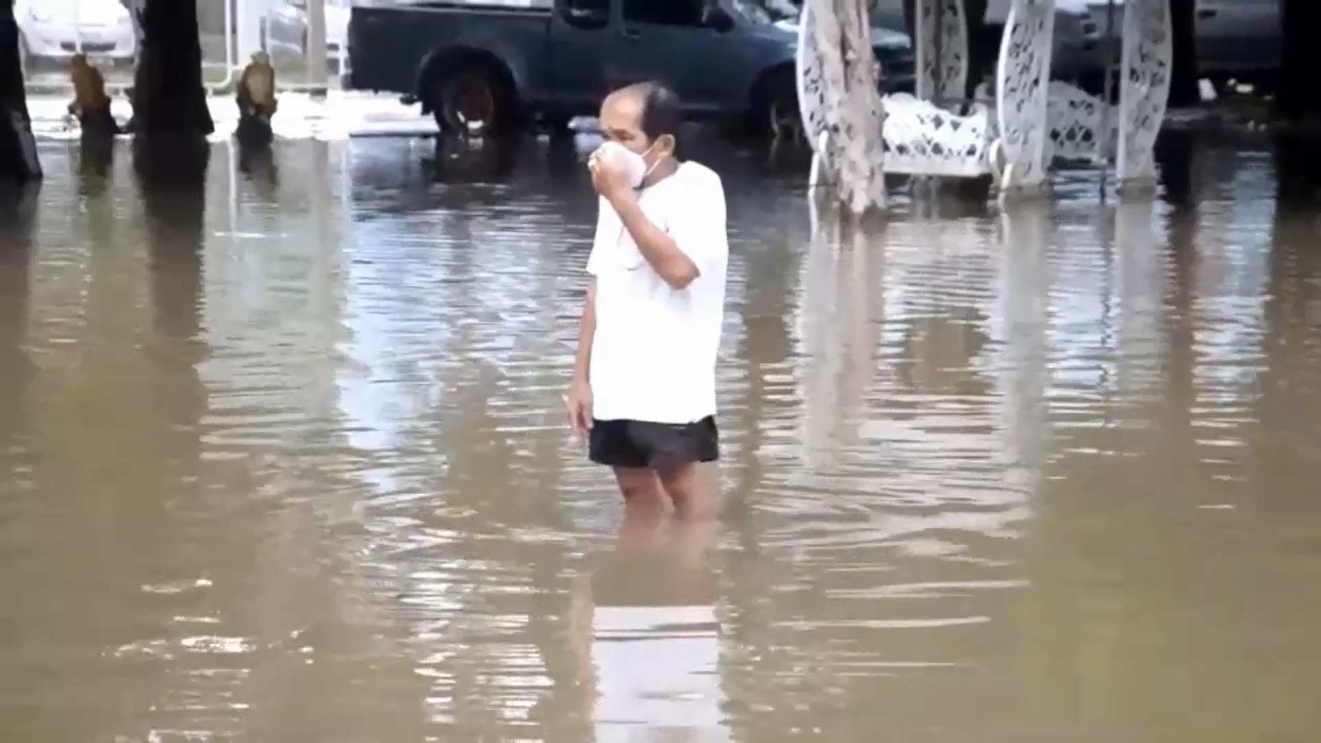 น้ำท่วมนครสวรรค์ ฝนถล่มทั้งวัน น้ำทะลักท่วม โรงพยาบาลตาคลี