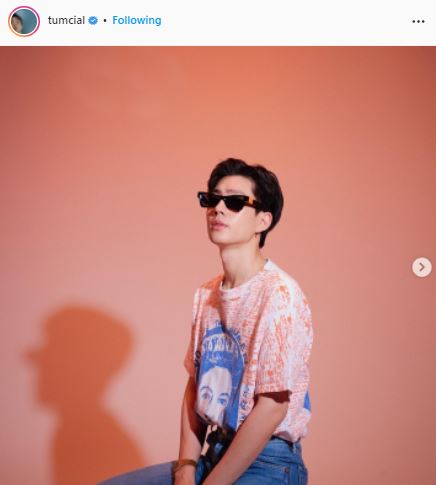 ออฟ จุมพล ติดโควิด-19 แยกกันตัวแบบ  Home Isolation และเลื่อนงานออกทั้งหมด