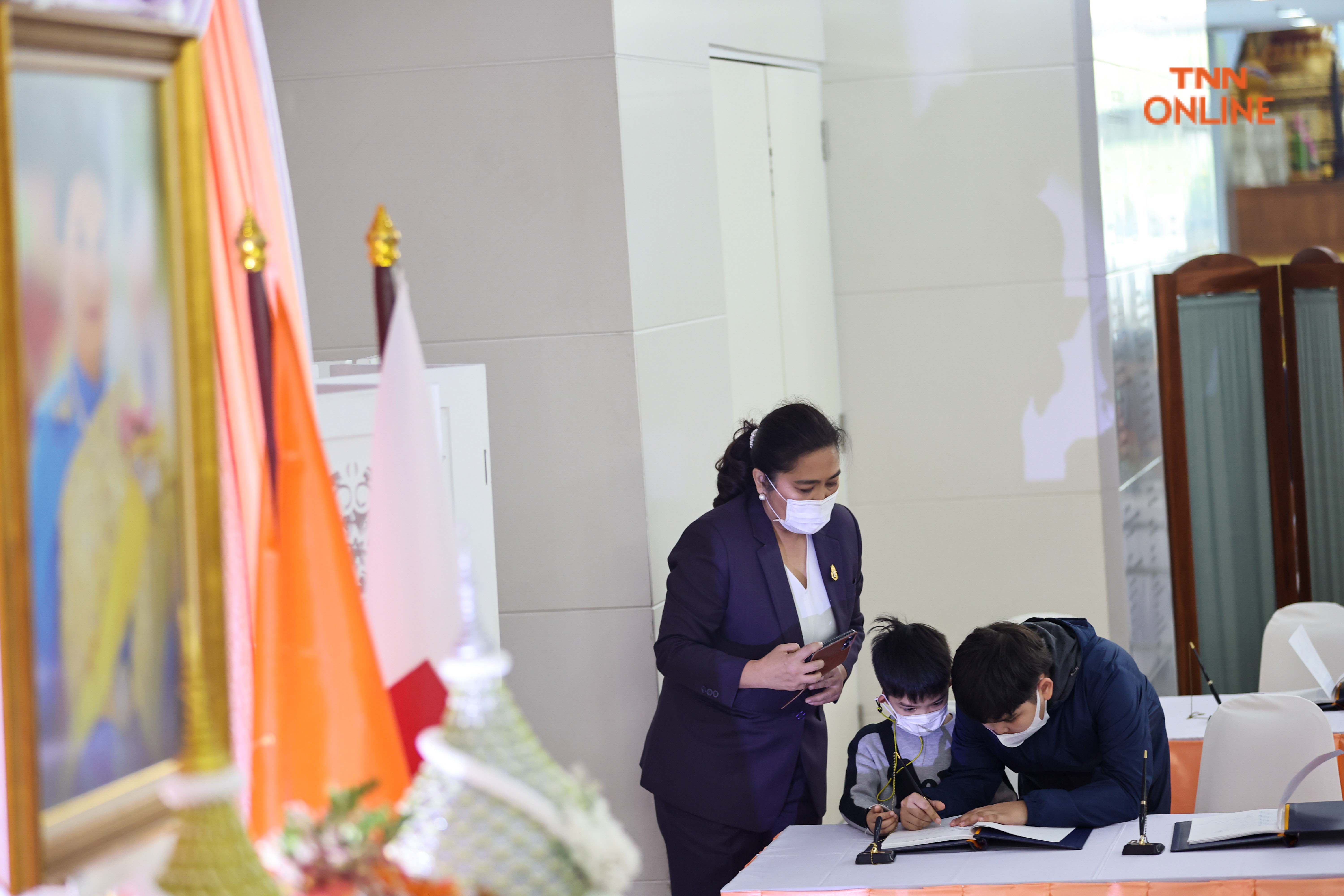 นายกนำข้าราชการถวายพระพร เจ้าฟ้าพัชรกิติยาภาให้ทรงหายจากพระอาการพระประชวร นายกนำข้าราชการถวายพระพร เจ้าฟ้าพัชรกิติยาภาให้ทรงหายจากพระอาการพระประชวร
