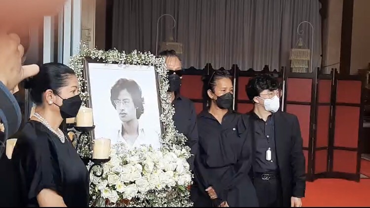 เผยภาพบรรยากาศพิธีรดน้ำศพ หม่อมหลวงพันธุ์เทวนพ เทวกุล 