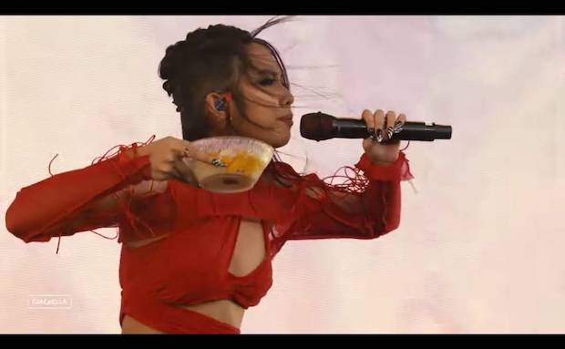ปังไม่หยุด! คำค้นหา Mango sticky rice พุ่งแรง หลัง มิลลิ โชว์บนเวที Coachella