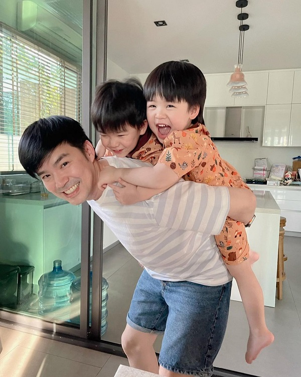 บีม – ออย เปิดใจดราม่าแฟนคลับจู่โจมจับตัวลูก (มีคลิป) 