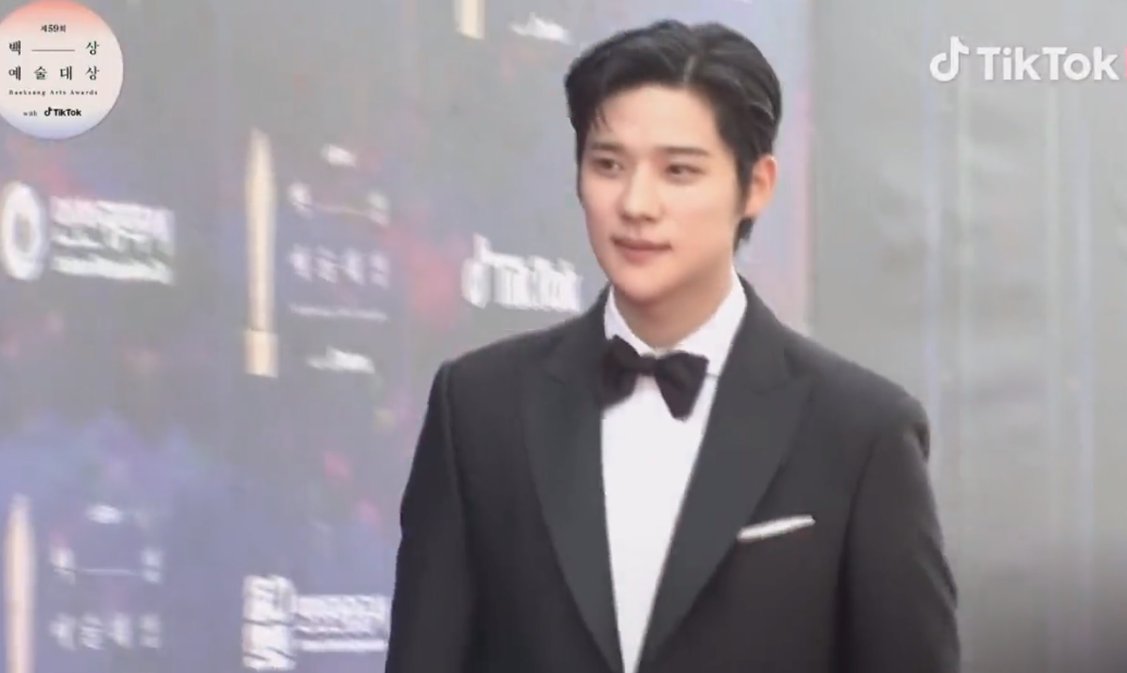 ลุ้น Baeksang Arts Awards!! ‘ซงฮเยคโย-ซูจี-พัคจินยอง-พัคโบกอม’ นำทัพซุปตาร์หล่อสวยบนพรมแดง ลุ้น Baeksang Arts Awards!! ‘ซงฮเยคโย-ซูจี-พัคจินยอง-พัคโบกอม’ นำทัพซุปตาร์หล่อสวยบนพรมแดง