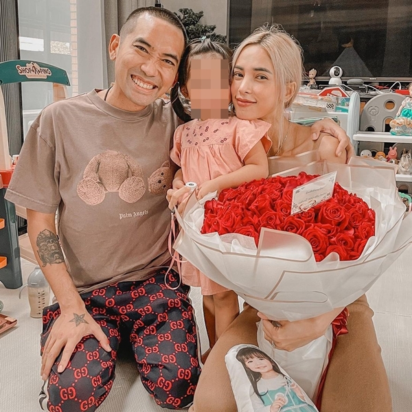 อุ้ม ลักขณา และครอบครัว กลับบ้านแล้ว ด้าน นิวเคลียร์ และ ลูกชาย หายโควิดแล้ว อุ้ม ลักขณา และครอบครัว กลับบ้านแล้ว ด้าน นิวเคลียร์ และ ลูกชาย หายโควิดแล้ว