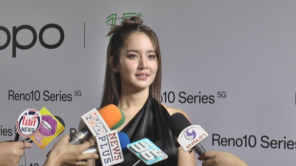 “โบว์” เผย “อาเล็ก” ปรึกษาเรื่องบวช ส่วนเรื่องโชว์ความแซ่บนั้นไฟเขียว    (มีคลิป)