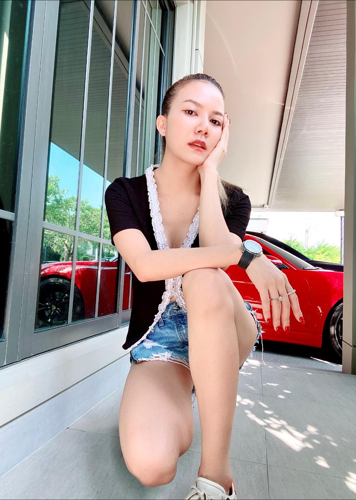 จ๊ะ นงผณี นักร้องใจบุญ บริจาคเตียงไฟฟ้า พร้อมเงินอีก 5,000 บาท