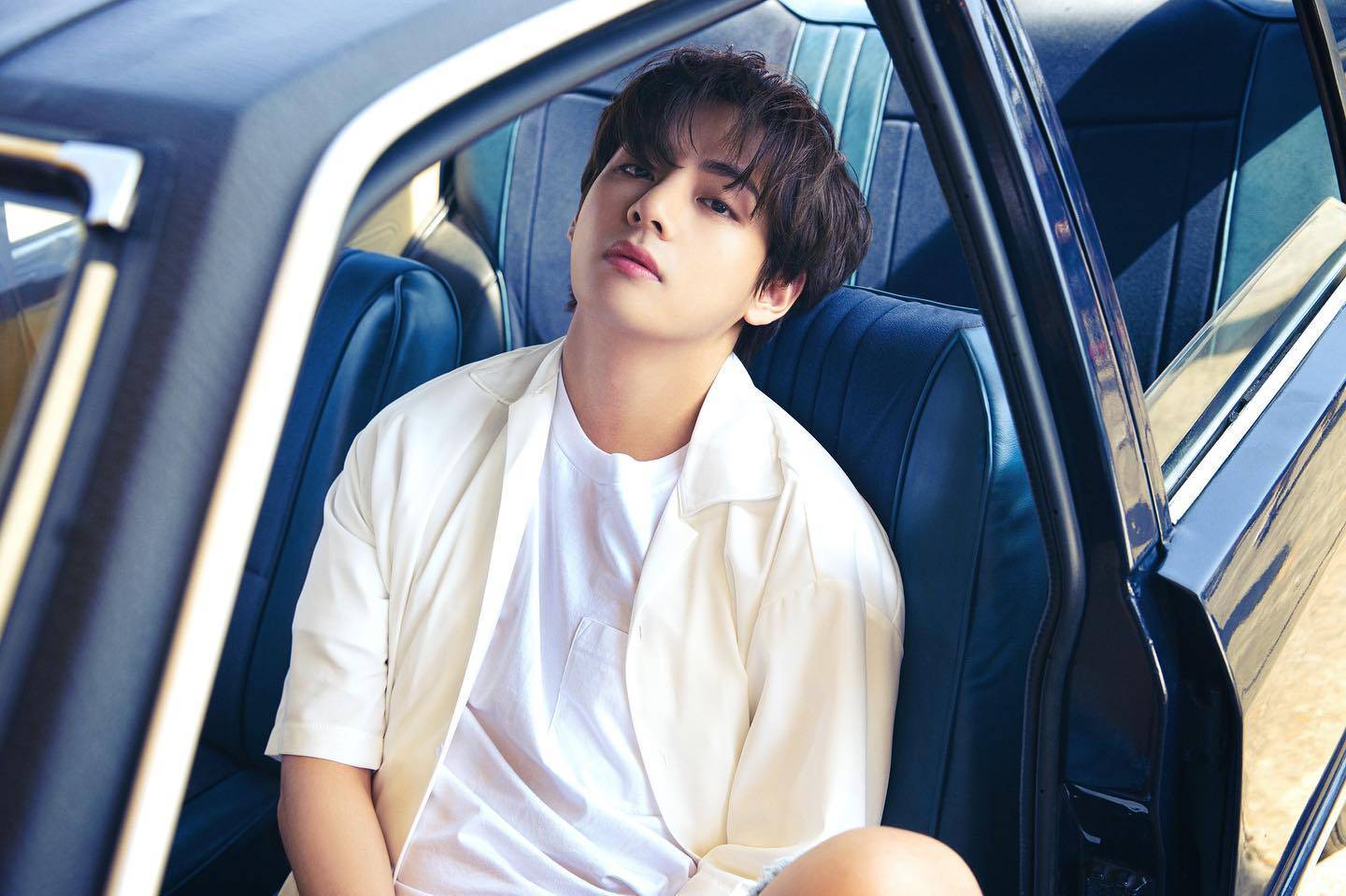 V BTS และ อีซึงกิ สองซุปตาร์วงการบันเทิงเกาหลีต่างก็ติดโควิดในระยะเวลาไล่เลี่ยกัน