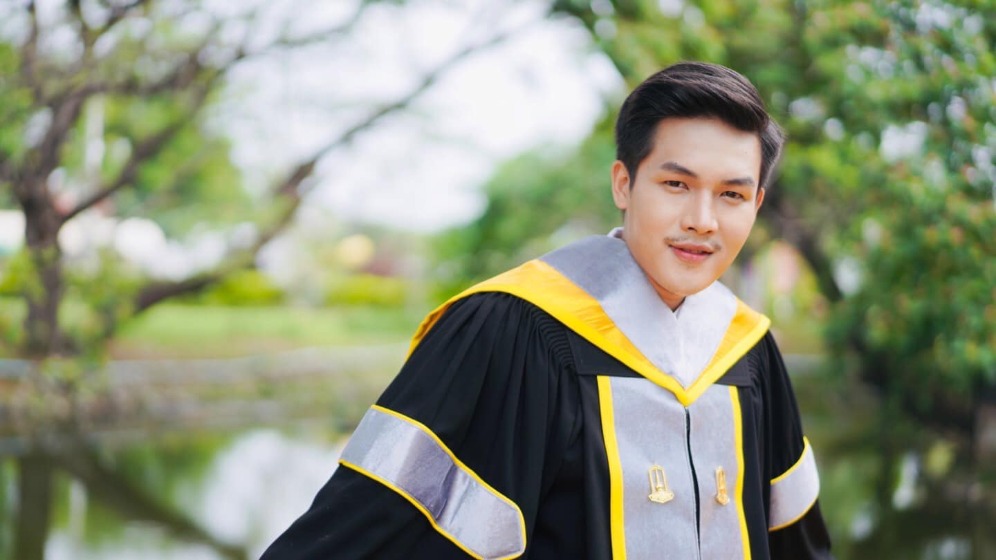 สุดภูมิใจ ลำเพลิน วงศกร คว้าปริญญาใบแรกของตระกูล
