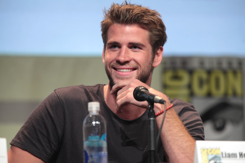 “Henry Cavill”  วางดาบ “The Witcher”  ส่งต่อให้  “Liam Hemsworth” รับบทแทน