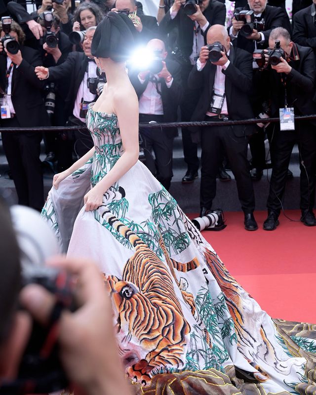 'ชมพู่ อารยา - ฟ่านปิงปิง'!! นำโผ Best Dress เมืองคานส์วันแรกของ Vogue Singapore 'ชมพู่ อารยา - ฟ่านปิงปิง'!! นำโผ Best Dress เมืองคานส์วันแรกของ Vogue Singapore