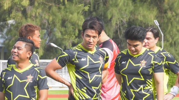 “เกรท วรินทร” นำทีมนักเตะร่วมกิจกรรม เยาวชนรักษ์สิ่งแวดล้อม   (มีคลิป)