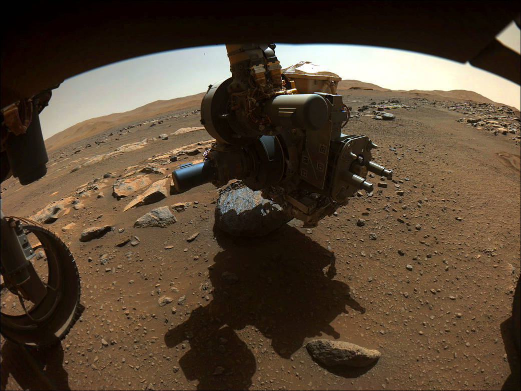NASA ขุดเจาะหินดาวอังคารได้สำเร็จเป็นครั้งแรกค้นหาร่องรอยสิ่งมีชีวิต