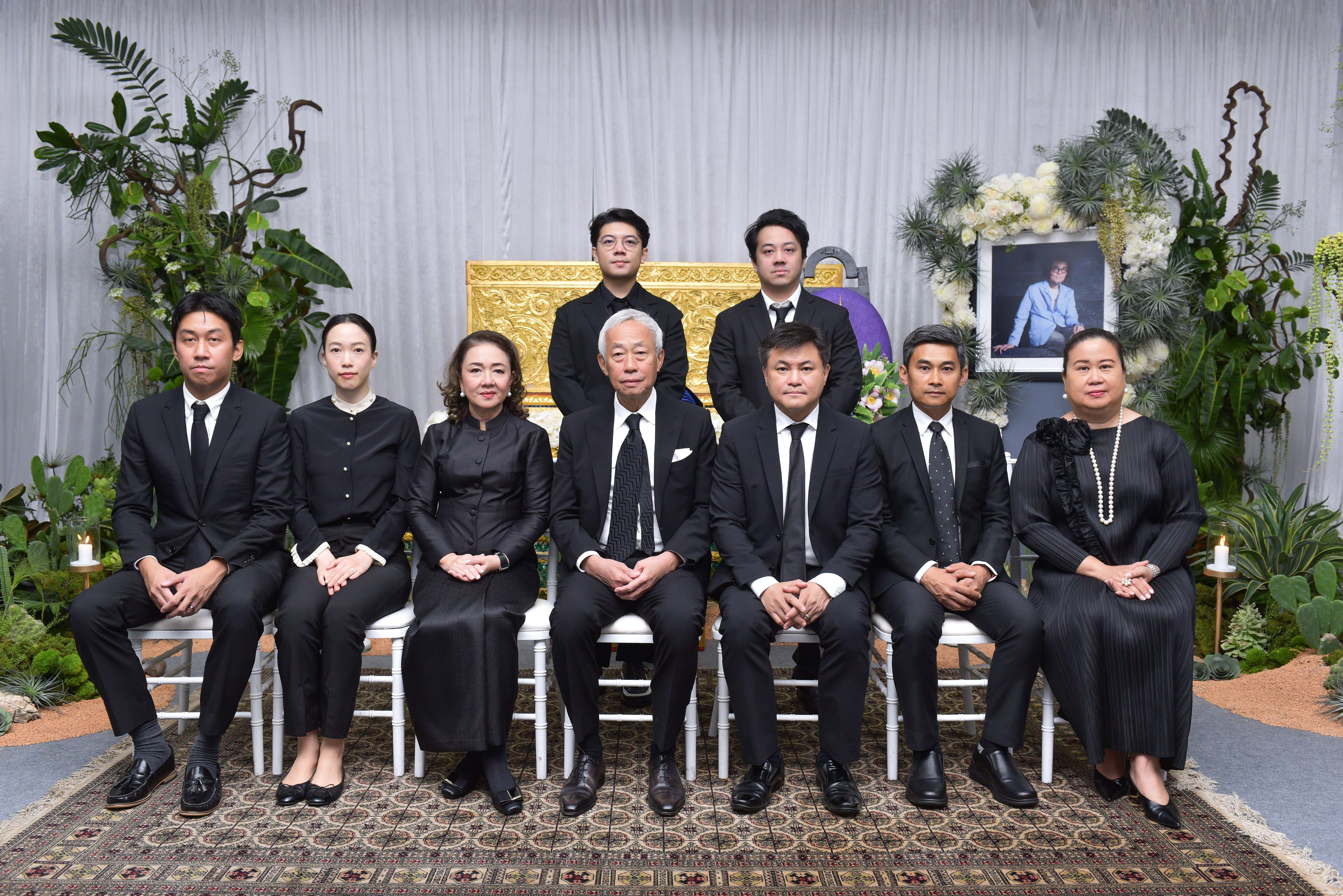 ครอบครัวและคนใกล้ชิด ร่วมพิธีศพอาลัย เพชร โอสถานุเคราะห์