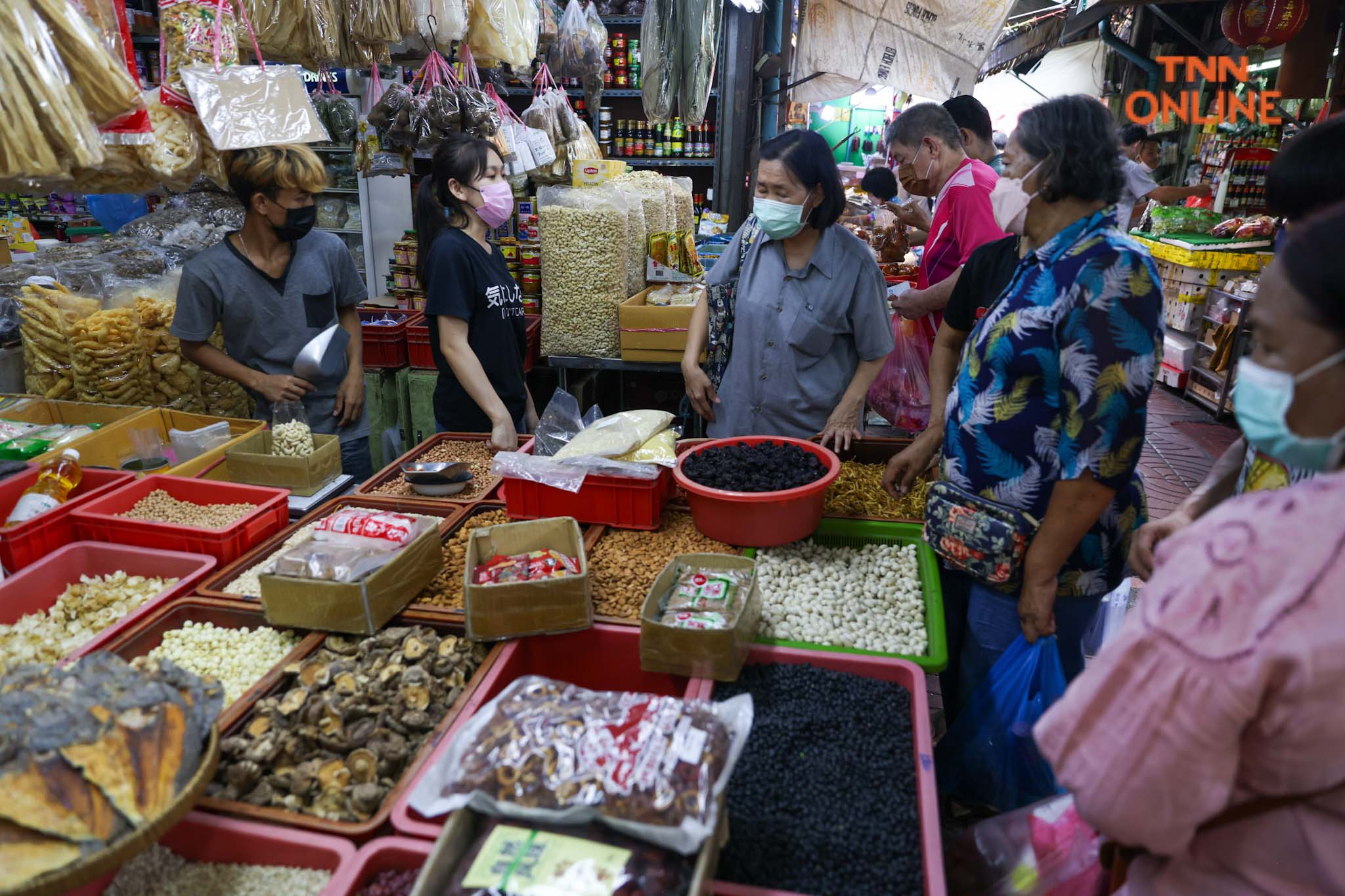 ซื้อของวันจ่าย “สารทจีน” กำลังซื้อลดเน้นประหยัด