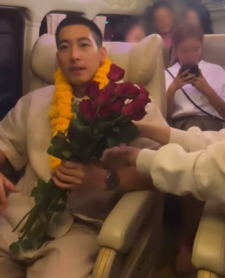 โตโน่ ภาคิน เดินทางกลับถึงกรุงเทพ หลังเสร็จสิ้นภารกิจ ว่ายน้ำข้ามโขง 