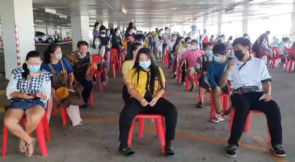 นนทบุรี ผวา! เร่งตรวจเชิงรุก ห้างพันธ์ทิพย์ งามวงศ์วาน หลังพบผู้ติดเชื้อโควิด 