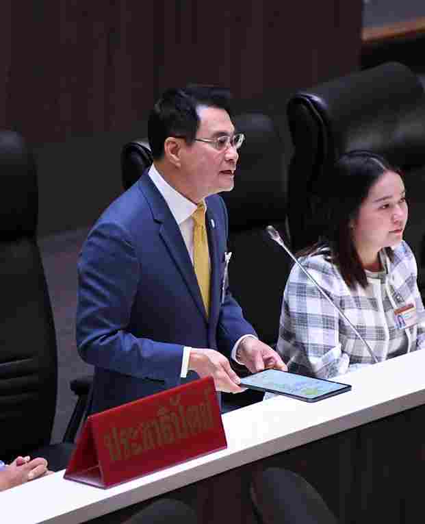 จุรินทร์ ขูลงมติงบวาระ 3 อาจต้องถามศาลรัฐธรรมนูญ จุรินทร์ ขูลงมติงบวาระ 3 อาจต้องถามศาลรัฐธรรมนูญ