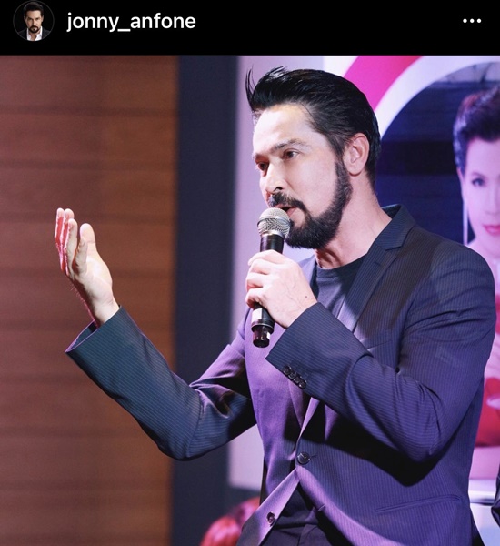 เสริมหล่อ!! จอนนี่ แอนโฟเน่ ทำศัลยกรรมหน้า 3 ส่วน เสริมหล่อ!! จอนนี่ แอนโฟเน่ ทำศัลยกรรมหน้า 3 ส่วน