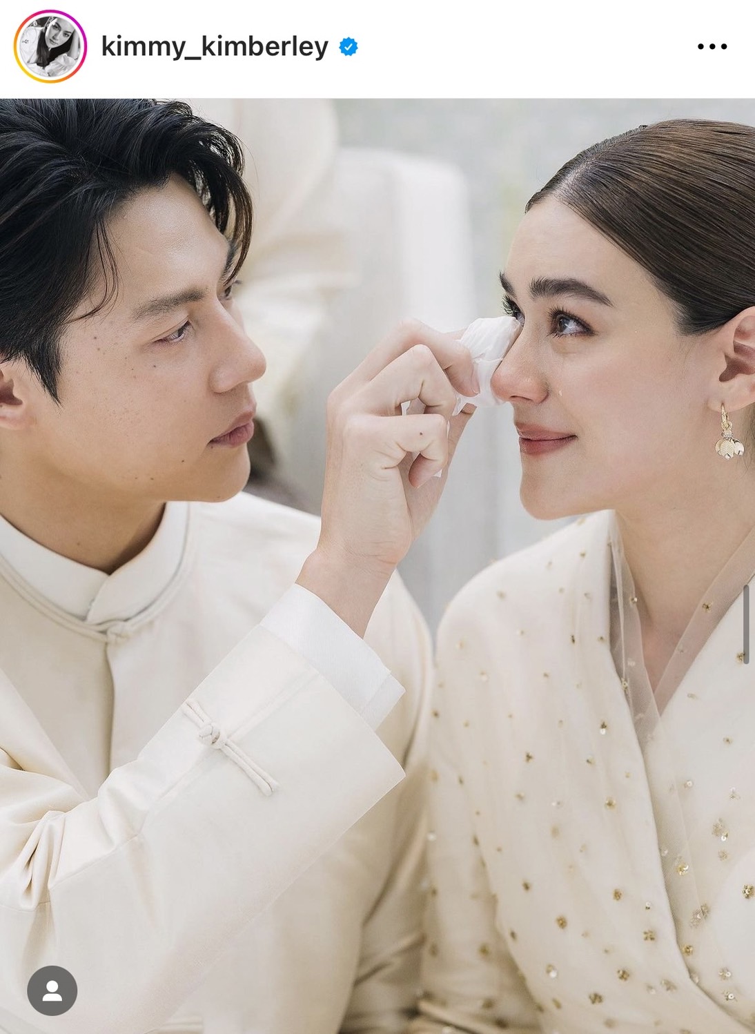 คิมเบอร์ลี่ เปิดรายชื่อเพื่อนเจ้าสาว พร้อมอวดการออกแบบชุดและเลือกผ้าเอง 
