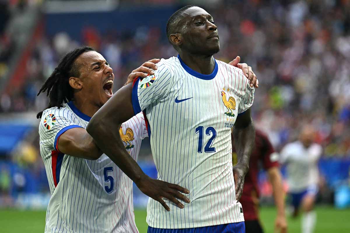 พรีวิว ฟุตบอลยูโร 2024 รอบ 8 ทีมสุดท้าย : โปรตุเกส พบ ฝรั่งเศส พรีวิว ฟุตบอลยูโร 2024 รอบ 8 ทีมสุดท้าย : โปรตุเกส พบ ฝรั่งเศส