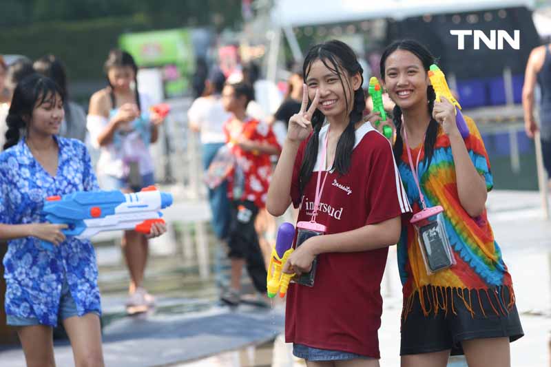 สาดความมัน 2 วันสุดท้าย สงกรานต์ริมเจ้าพระยาที่ไอคอนสยาม สาดความมัน 2 วันสุดท้าย สงกรานต์ริมเจ้าพระยาที่ไอคอนสยาม