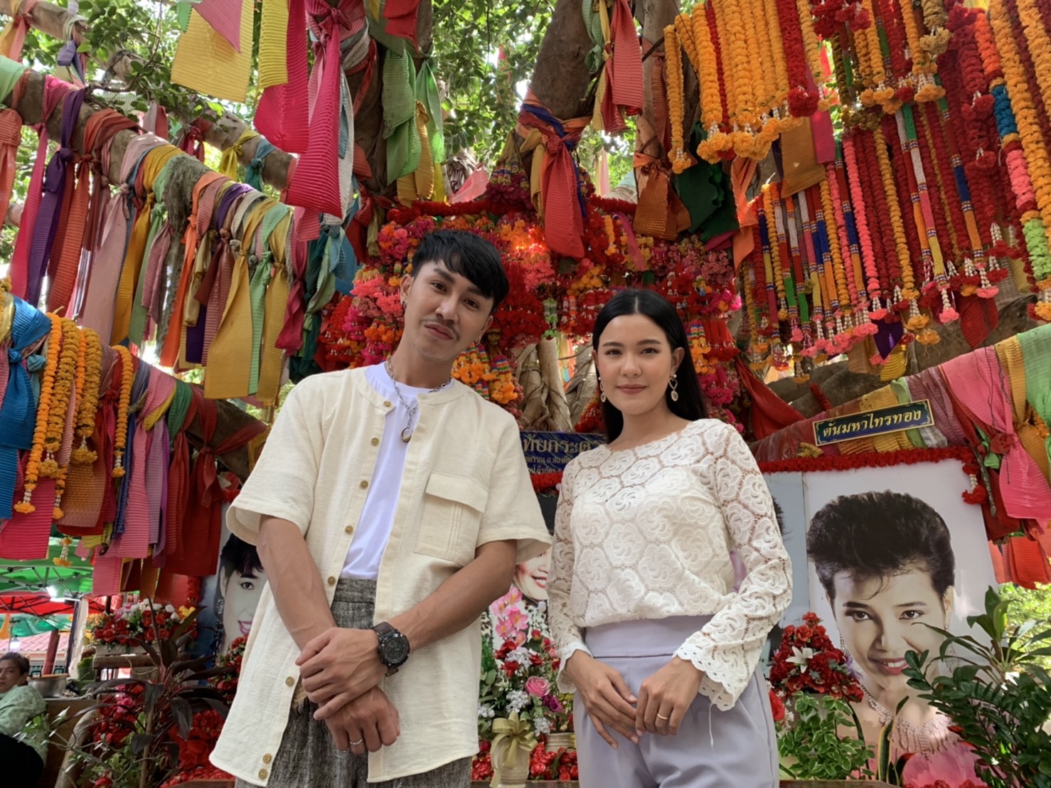 เตรียมจัดคอนเสิร์ต ตรี ชัยณรงค์-เปาวลี เข้าสักการะหุ่นขี้ผึ้ง พุ่มพวง ดวงจันทร์ รำลึกครบรอบ 30 ปี ที่จากไป เตรียมจัดคอนเสิร์ต ตรี ชัยณรงค์-เปาวลี เข้าสักการะหุ่นขี้ผึ้ง พุ่มพวง ดวงจันทร์ รำลึกครบรอบ 30 ปี ที่จากไป