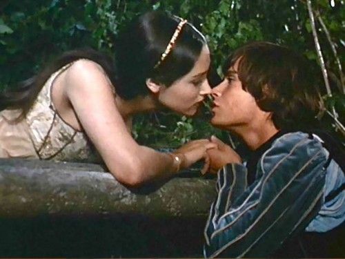 ล่อลวงผู้เยาว์เล่นเลิฟซีน!! พระนาง Romeo & Juliet (1968) ฟ้องเกือบ17,000ล้าน ล่อลวงผู้เยาว์เล่นเลิฟซีน!! พระนาง Romeo & Juliet (1968) ฟ้องเกือบ17,000ล้าน