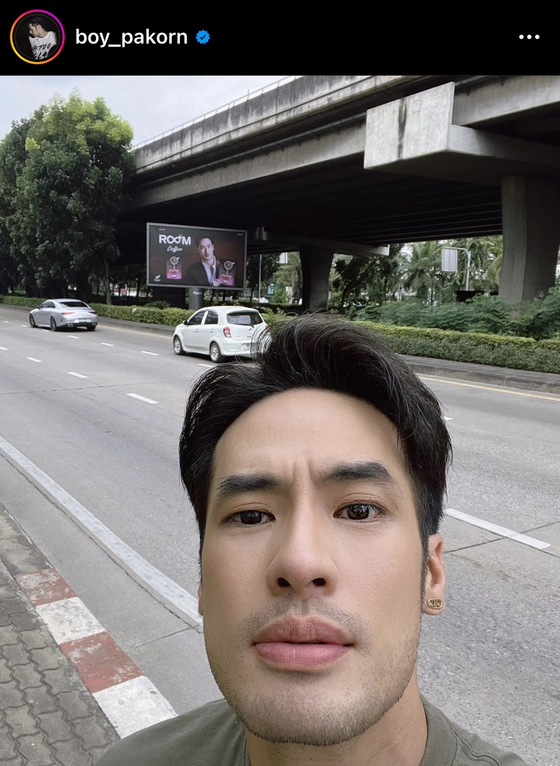 บอย ปกรณ์ เปย์หนัก! หอบพวงมาลัยเงินสดพร้อมชูป้ายไฟส่งกำลังให้แฟนสาว บอย ปกรณ์ เปย์หนัก! หอบพวงมาลัยเงินสดพร้อมชูป้ายไฟส่งกำลังให้แฟนสาว